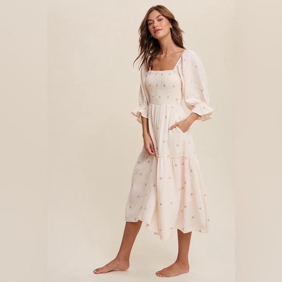 Dresses & Skirts - 104. 🛑COST! LAST 2!Embroidered cream Floral Maxi long Puff Sleeve Pocket Dress